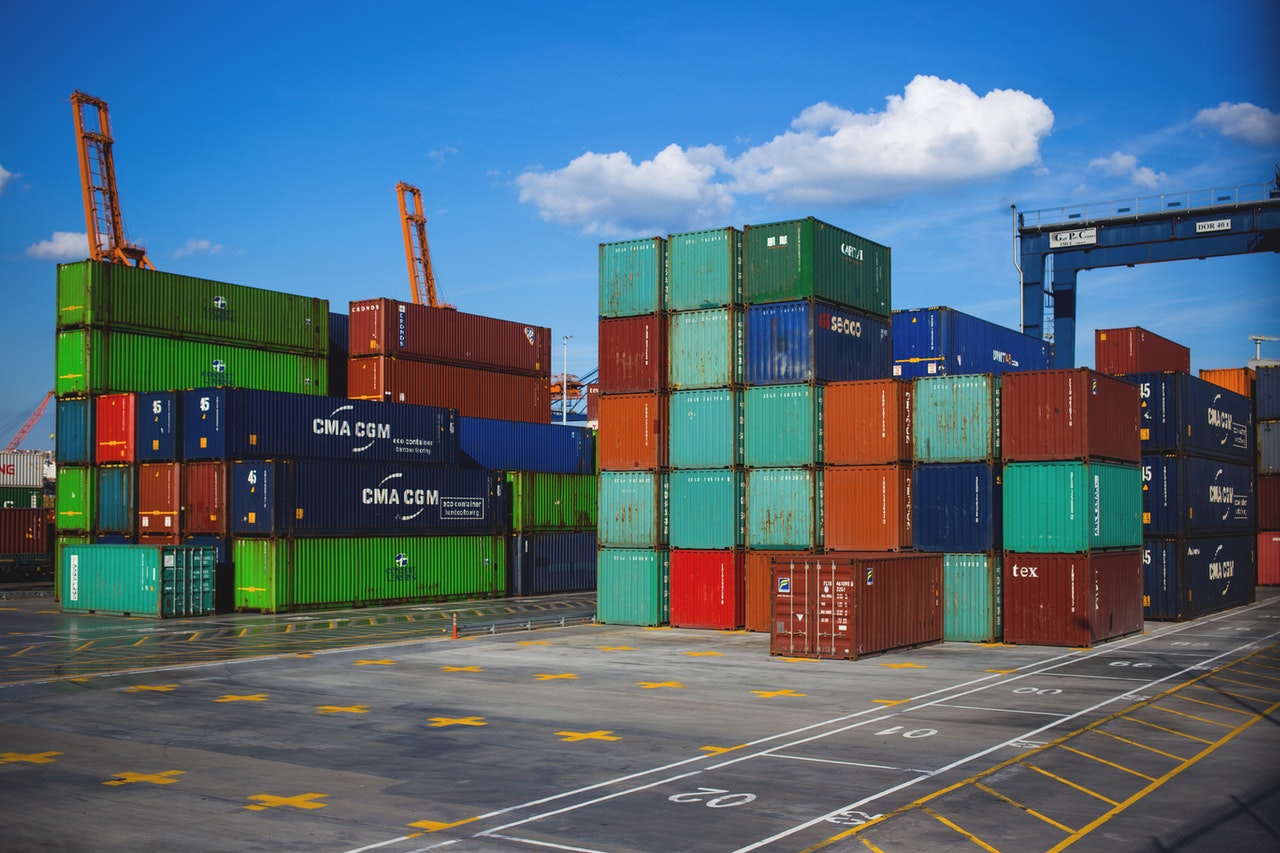 Exportações voltam a cair mais em outubro face ao mesmo mês do ano passado